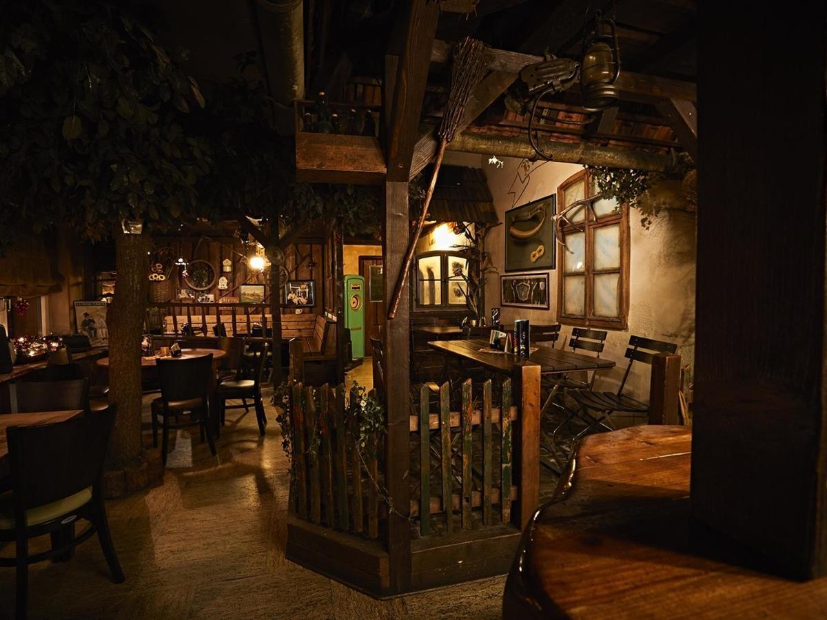 Pension Rüssel-Pub Sangerhausen Exterior foto