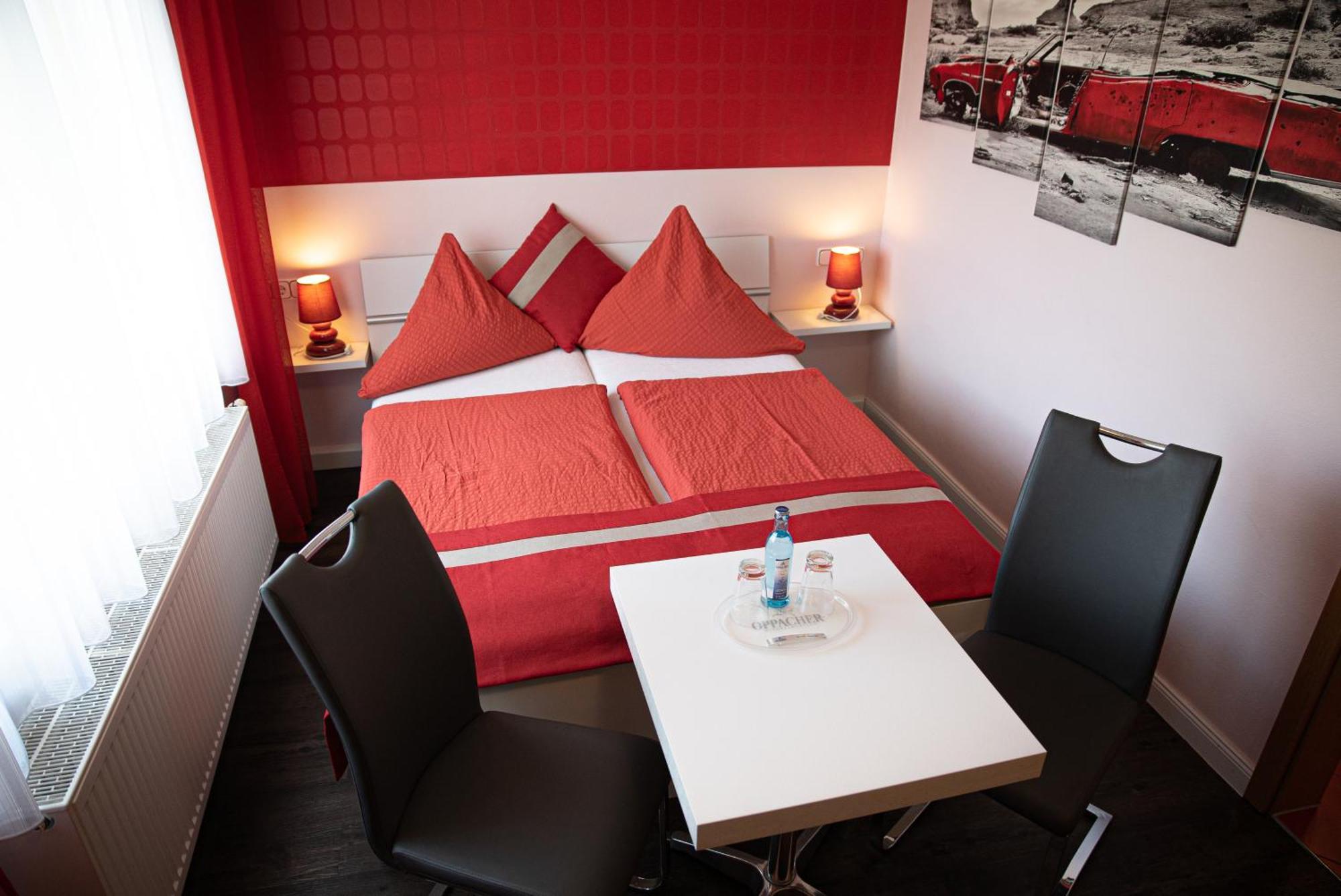Pension Rüssel-Pub Sangerhausen Habitación foto