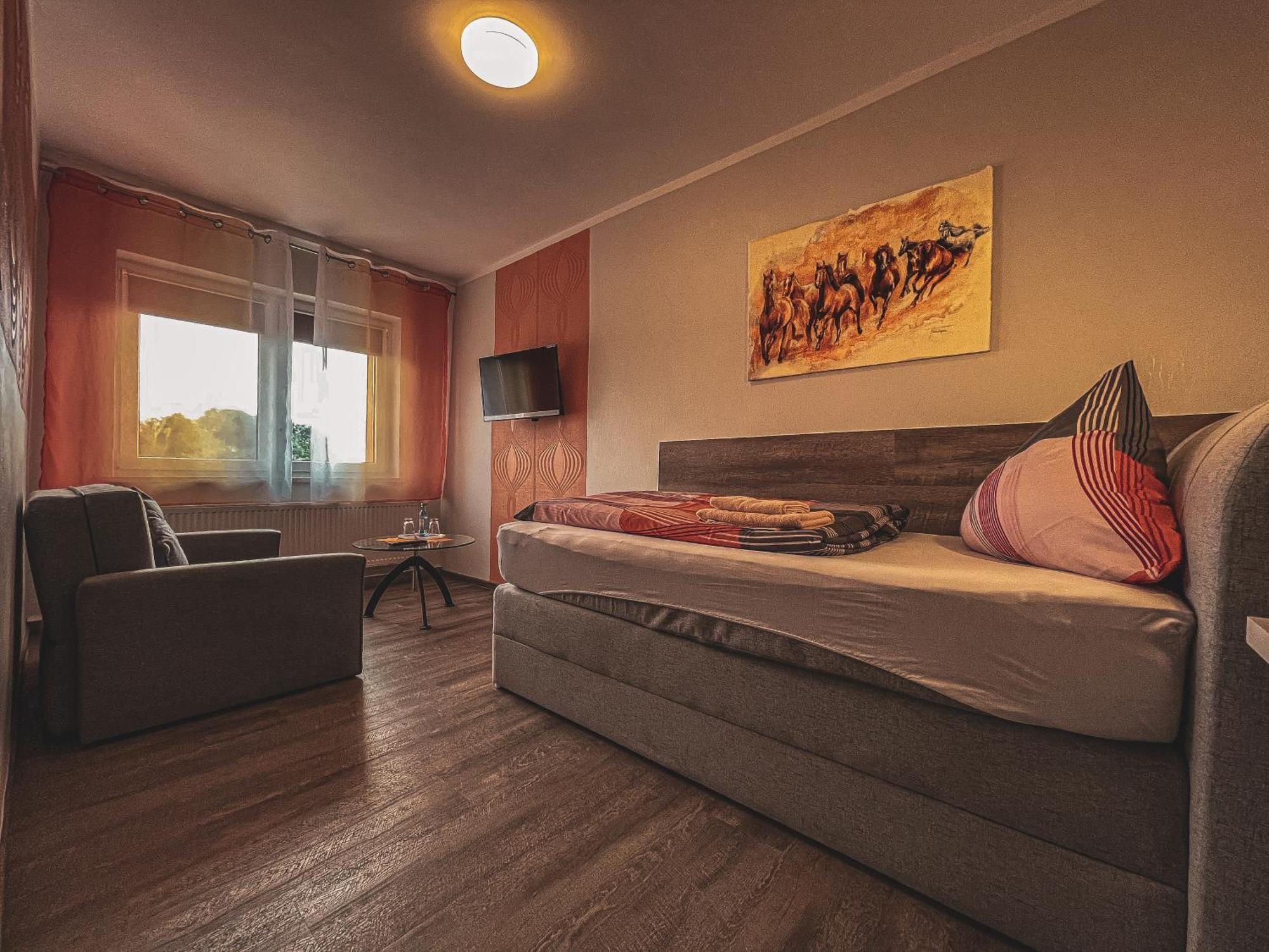 Pension Rüssel-Pub Sangerhausen Habitación foto